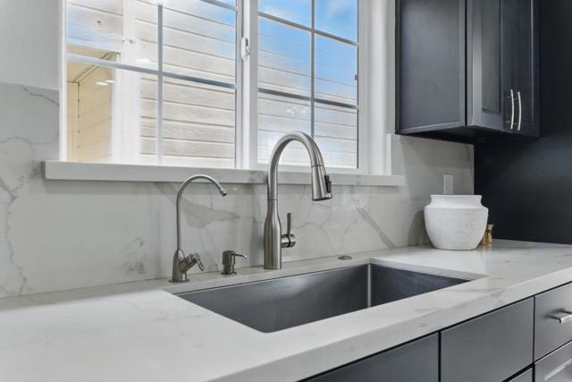 7 Moonlight Court, South San Francisco CA: https://media.crmls.org/mediaz/0f4c1e9e-dfcc-475f-a907-2ee98c91d5b2.jpg