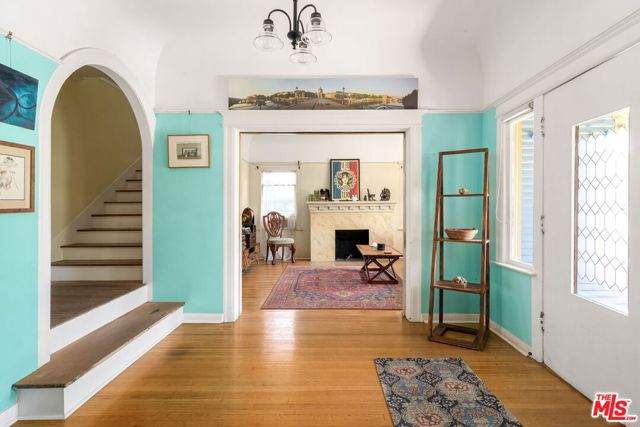 1501 S Harvard Boulevard, Los Angeles CA: https://media.crmls.org/mediaz/0f4c302e-c06b-4a2e-969c-195b85ed9faa.jpg