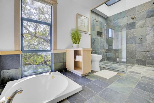 319 Tappan Terrace, Orinda CA: https://media.crmls.org/mediaz/0f4d1dc2-feab-4189-8795-1bc72670ff82.jpg