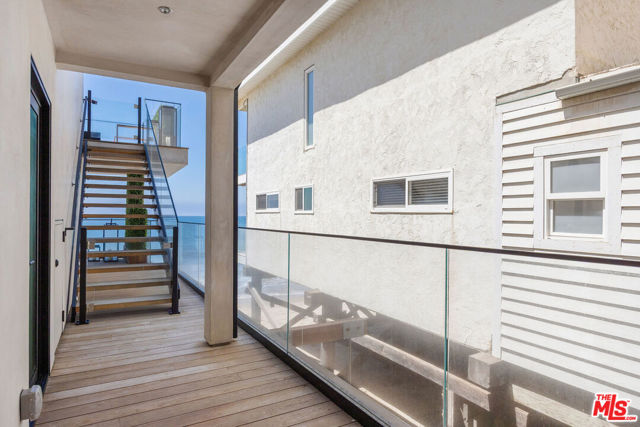 24818 Malibu Road, Malibu CA: https://media.crmls.org/mediaz/0f4d787a-4dbe-400d-b081-e3bd67d5b098.jpg