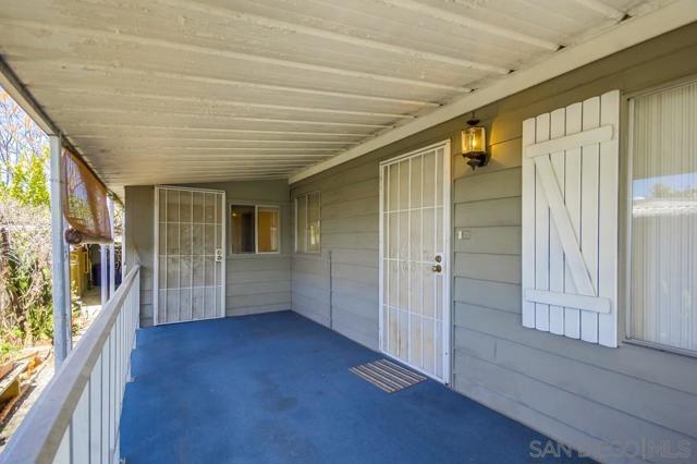 14215 Pecan Park Ln, El Cajon CA: https://media.crmls.org/mediaz/0f4d92d2-005b-4310-aa25-c29ae53e28b8.jpg