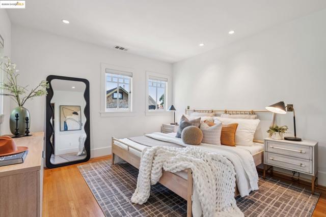 1309 Arch St, Berkeley CA: https://media.crmls.org/mediaz/0f4dc741-7fd7-4bf2-9ac5-6baf4e122079.jpg
