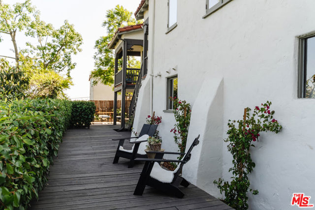 3744 Clayton Avenue, Los Angeles CA: https://media.crmls.org/mediaz/0f4ddf19-cc65-49f9-a28d-4f142c24e020.jpg