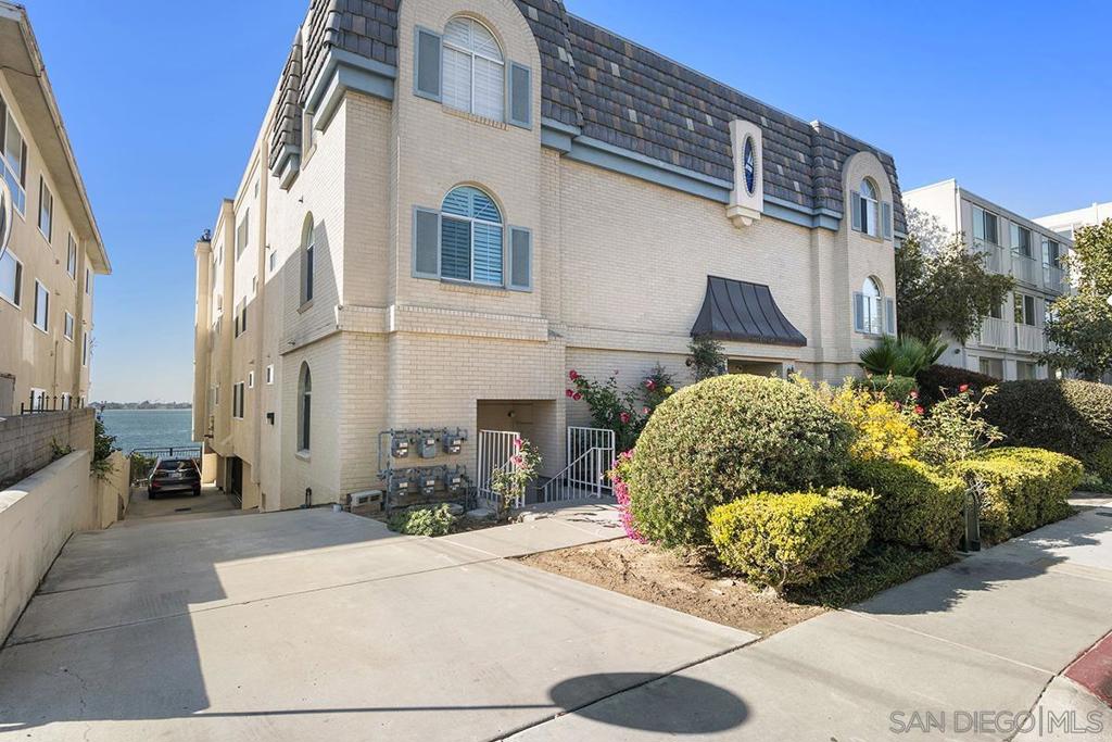 3828 Riviera Dr - photo 5
