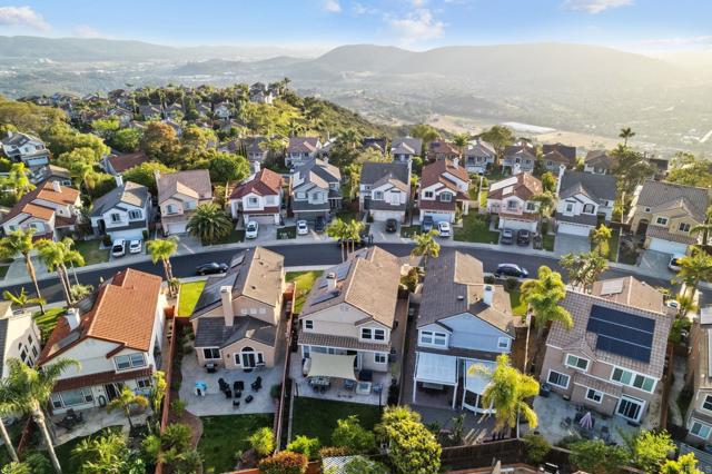 2471 Bear Rock, Escondido CA: https://media.crmls.org/mediaz/0f4e0652-be7c-4fe4-8220-ebc8dda4194d.jpg