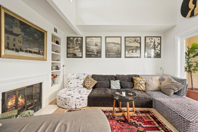 7560 Eads Ave, La Jolla CA: https://media.crmls.org/mediaz/0f4e456a-47d9-40ce-8635-fd99c9a287e3.jpg