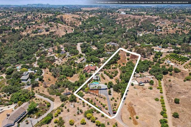 1797 99 Rabbit Hill, Fallbrook CA: https://media.crmls.org/mediaz/0f4e5d42-68a7-452c-9119-7a5f615828fa.jpg