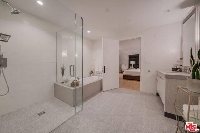 10777 WILSHIRE Boulevard, Los Angeles CA: https://media.crmls.org/mediaz/0f4eb9b7-e224-4c74-a763-f33092e99136.jpg