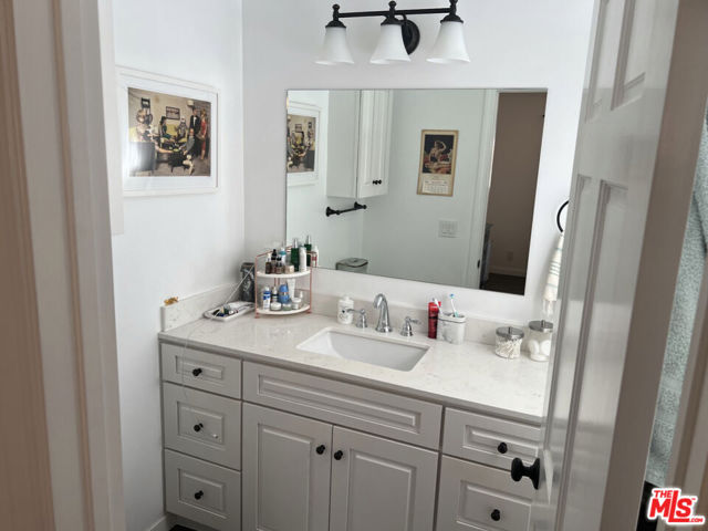 3125 Stanford Avenue, Venice CA: https://media.crmls.org/mediaz/0f4f0efd-346d-481a-ba93-6dcaad56f737.jpg