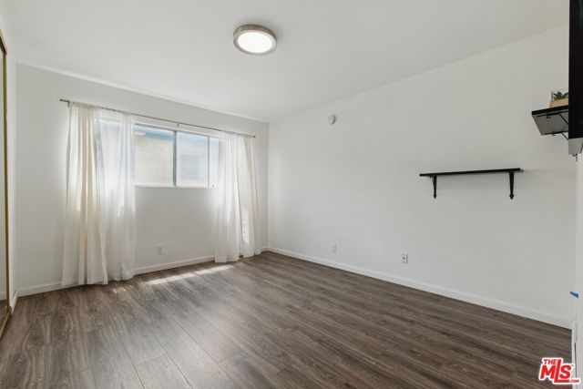 5400 Lindley Avenue, Encino CA: https://media.crmls.org/mediaz/0f4fcfd5-ef9f-43a1-a0fd-16b85d2480b9.jpg