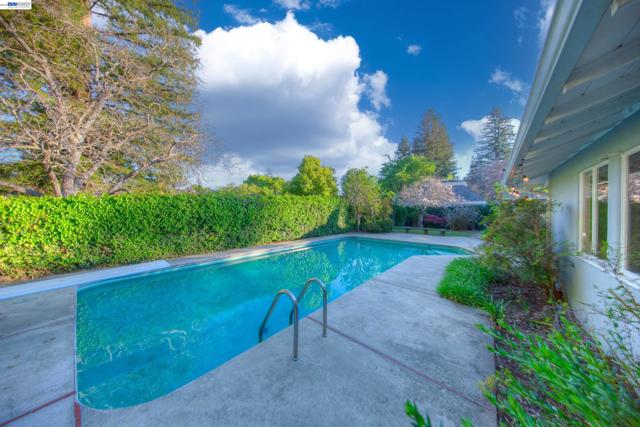 1785 Holly Ave, Menlo Park CA: https://media.crmls.org/mediaz/0f50206f-5724-4ace-a96a-31263373d685.jpg