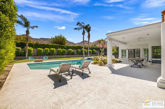 38262 W Maracaibo Circle, Palm Springs CA: https://media.crmls.org/mediaz/0f50a7e5-90a3-4671-aaec-e17cbb243054.jpg