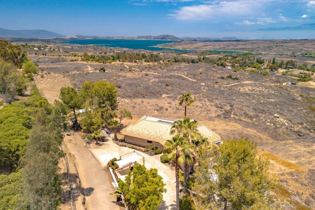 20329 Luchs Rd, Perris CA: https://media.crmls.org/mediaz/0f510179-8427-4461-a5c7-a34a160ff599.jpg