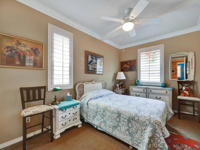 1333 Caspian Way, Oxnard CA: https://media.crmls.org/mediaz/0f51aff8-843c-4f81-9de6-e28fc2323044.jpg