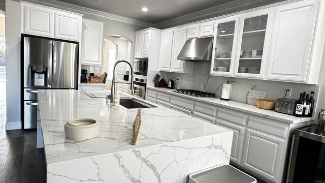 Detail Gallery Image 11 of 45 For 394 Plaza Toluca, Chula Vista,  CA 91914 - 5 Beds | 3/1 Baths
