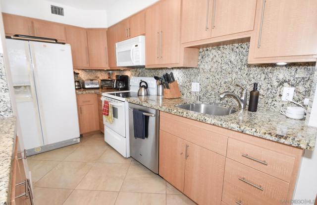 Image 5 of 29 For 1820 Avenida Del Mundo  Unit #805