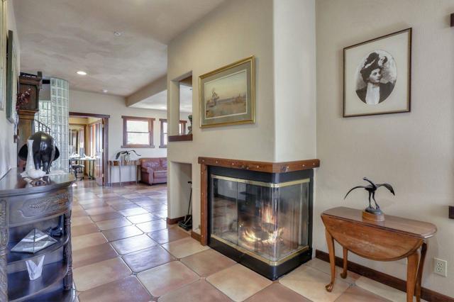 725 Correas Street, Half Moon Bay CA: https://media.crmls.org/mediaz/0f524140-7f8c-419d-97df-4bf0a3999313.jpg