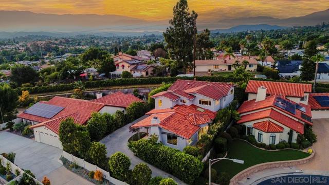 907 Ridge Heights Road, Fallbrook CA: https://media.crmls.org/mediaz/0f5278c1-f960-4e2e-bd03-53b70044c835.jpg