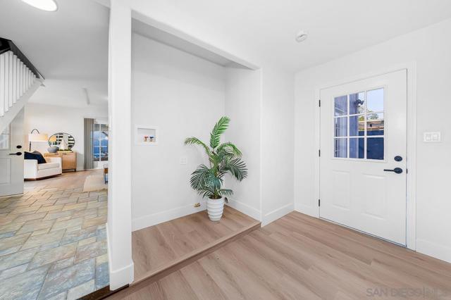 4554 Limerick Way, San Diego CA: https://media.crmls.org/mediaz/0f52f3d8-42d6-409e-9e8c-d0c4e399b848.jpg