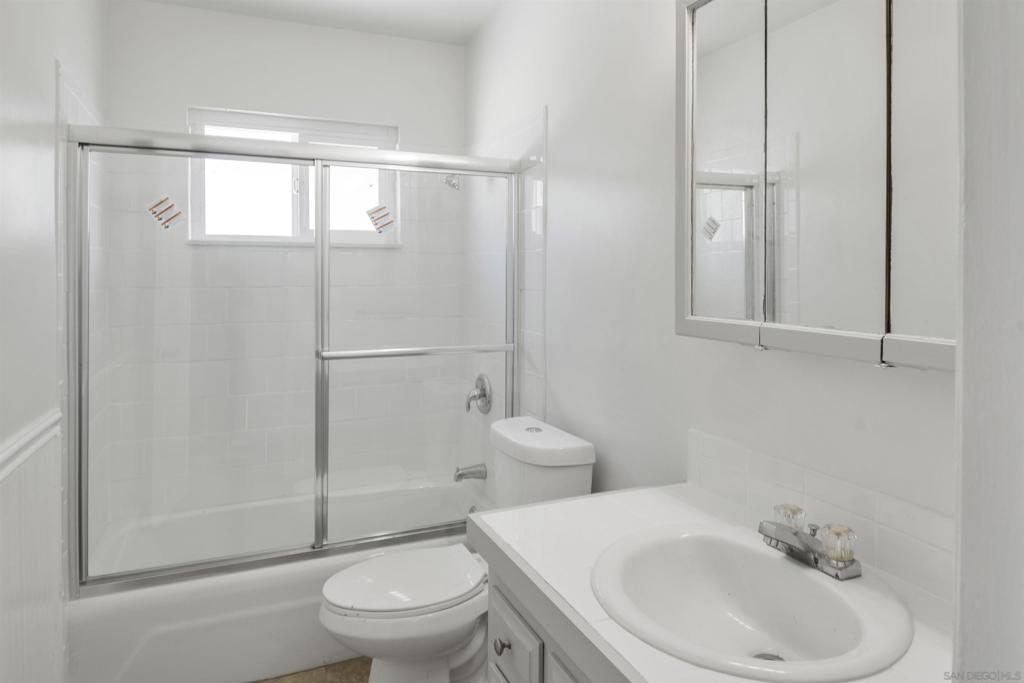 MLS #250040937SD image #11