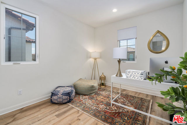 20763 Pine Cone Circle, Porter Ranch CA: https://media.crmls.org/mediaz/0f53700a-2ee2-46b5-8dbd-7a0dd7e47ca7.jpg