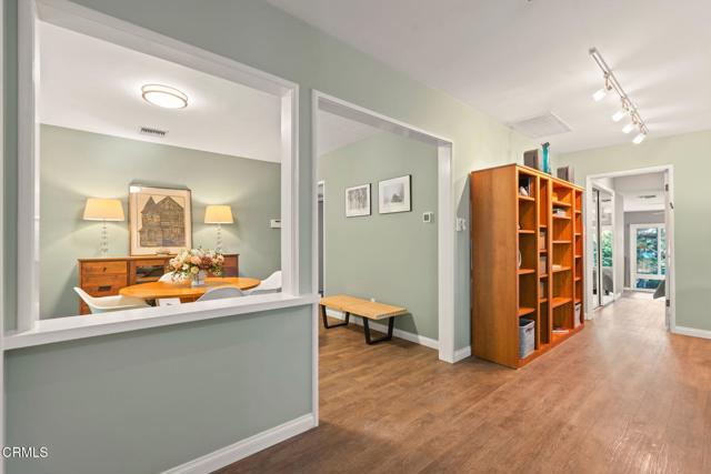 Detail Gallery Image 8 of 26 For 1640 Pasadena Glen Rd, Pasadena,  CA 91107 - 2 Beds | 2 Baths