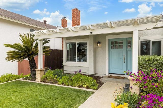 8924 La Cintura Ct, San Diego CA: https://media.crmls.org/mediaz/0f538f7f-db9c-4d3e-9c70-f2160d8b134d.jpg