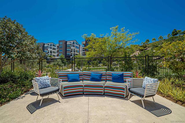 2335 Aperture Circle, San Diego CA: https://media.crmls.org/mediaz/0f546dc2-5e73-4e99-8e01-ed3fb2e7c5a0.jpg