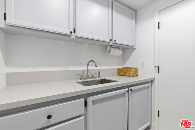 4370 Park Monte Nord, Calabasas CA: https://media.crmls.org/mediaz/0f54bcc3-5e15-4e2a-9fe0-c67db38b32e9.jpg