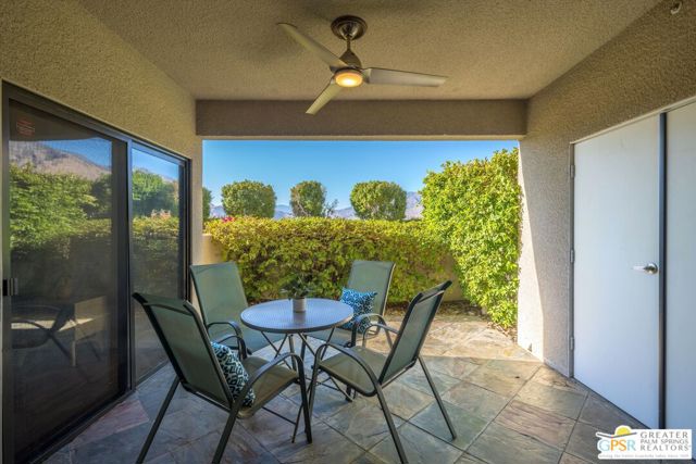 255 Avenida Caballeros, Palm Springs, California 92262, 2 Bedrooms Bedrooms, ,Condominium,For Sale,Avenida Caballeros,24433207