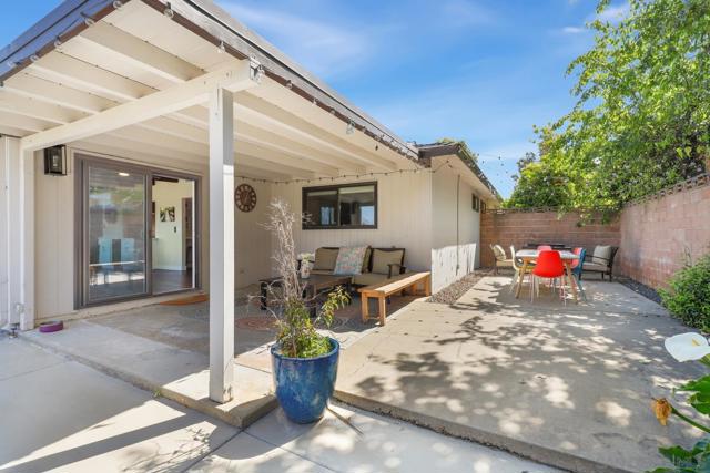 1144 San Julian Dr, San Marcos CA: https://media.crmls.org/mediaz/0f550ddc-2bbd-4f3b-bb27-8c4145c12ccf.jpg