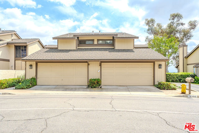 2366 Applewood Circle, Fullerton CA: https://media.crmls.org/mediaz/0f5523cb-1b86-4a5f-9224-c1944ae09edb.jpg