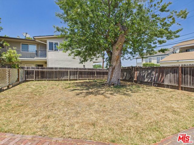 744 Termino Avenue, Long Beach CA: https://media.crmls.org/mediaz/0f569e9b-5ba9-468f-91a4-f009552ae31c.jpg