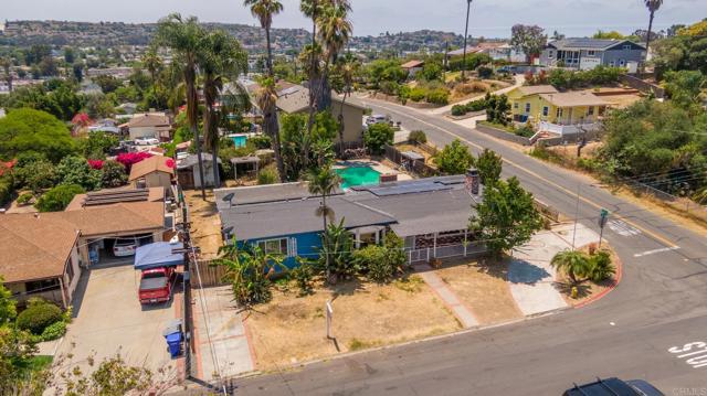 7701 Marie Avenue, La Mesa CA: https://media.crmls.org/mediaz/0f56bfd0-209d-4b79-974a-e892eb1cd753.jpg