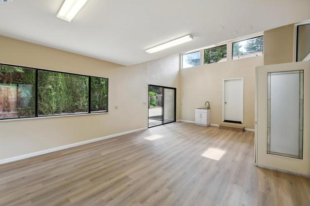 4182 Garatti Court, Pleasanton CA: https://media.crmls.org/mediaz/0f56f1de-0cbc-4a60-97ce-b281493904d1.jpg