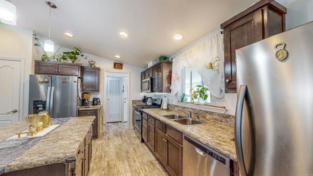 Detail Gallery Image 33 of 35 For 12044 Royal Rd Spc 87, El Cajon,  CA 92021 - 3 Beds | 2 Baths