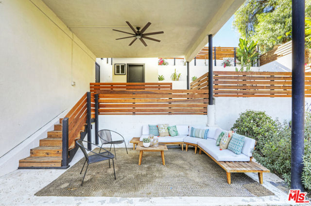 421 Beech Street, Los Angeles CA: https://media.crmls.org/mediaz/0f57d757-301e-4d00-9c28-b741be816214.jpg