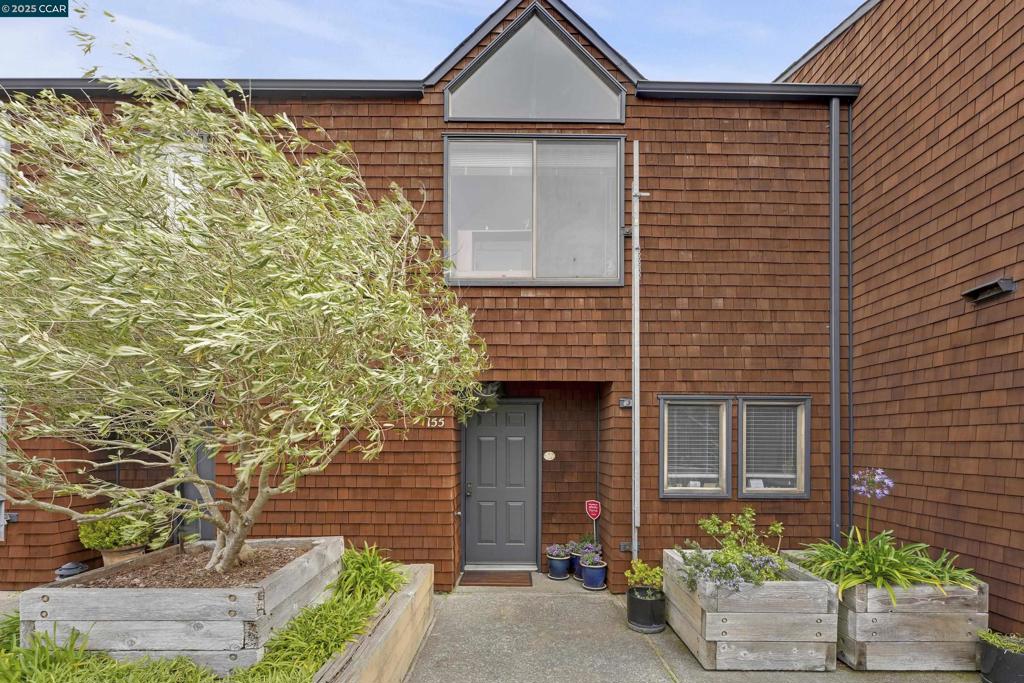 155 Headlands Ct