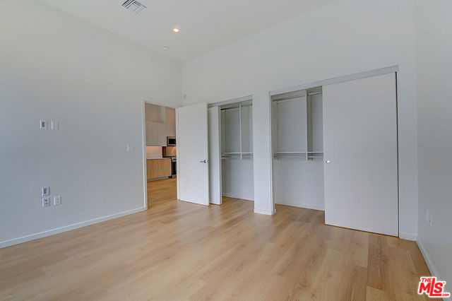 200 W Ocean Boulevard, Long Beach CA: https://media.crmls.org/mediaz/0f586c2d-b86b-45e2-b443-2c31cac3b201.jpg