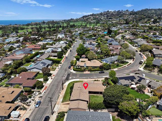 1201 Via Barranca, La Jolla CA: https://media.crmls.org/mediaz/0f5897b6-e9e3-4af9-a813-57316426ae51.jpg