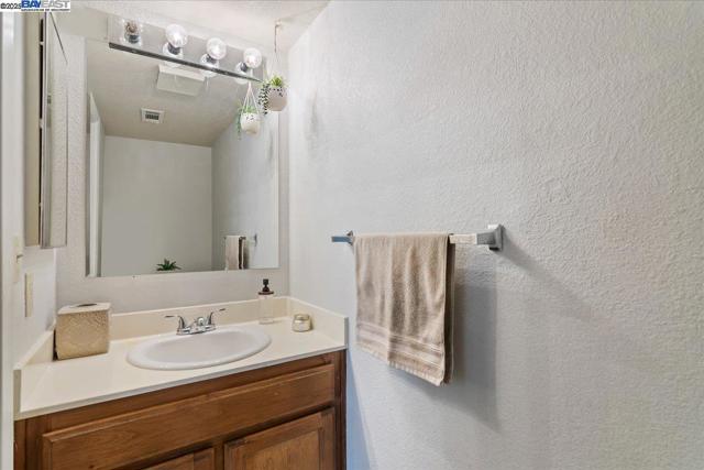 313 Grangnelli Ave, Antioch CA: https://media.crmls.org/mediaz/0f58d48c-62c9-4a97-af60-d2ec220dd476.jpg