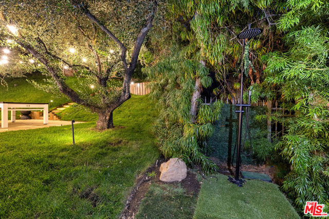3801 Prado Del Trigo, Calabasas CA: https://media.crmls.org/mediaz/0f592249-8341-4662-88f3-c1bcd679a0a1.jpg
