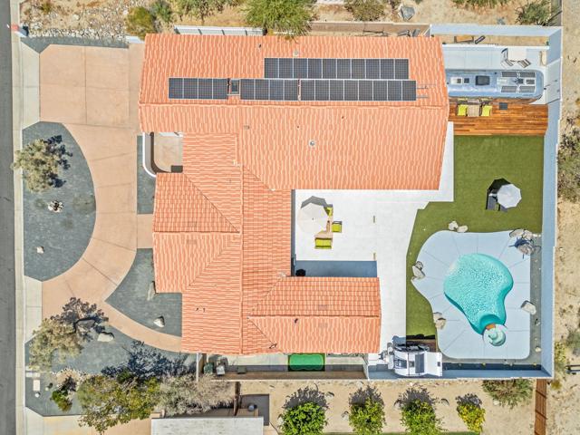 73298 Buckboard Trail Trail, Palm Desert CA: https://media.crmls.org/mediaz/0f599b40-ab1d-47d3-a398-a377d5414d6f.jpg