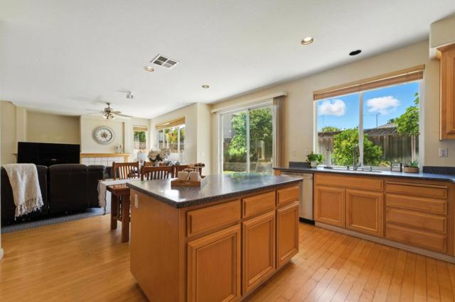 1480 Finch Lane, Gilroy CA: https://media.crmls.org/mediaz/0f5b3abf-593a-409a-a612-b3336853ad63.jpg