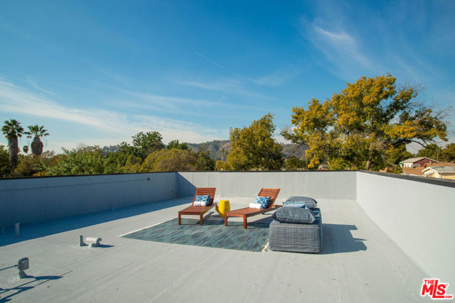 3170 Glenmanor Place, Los Angeles CA: https://media.crmls.org/mediaz/0f5b8bf4-690a-4e8c-b3b1-fca57b6a6e9a.jpg