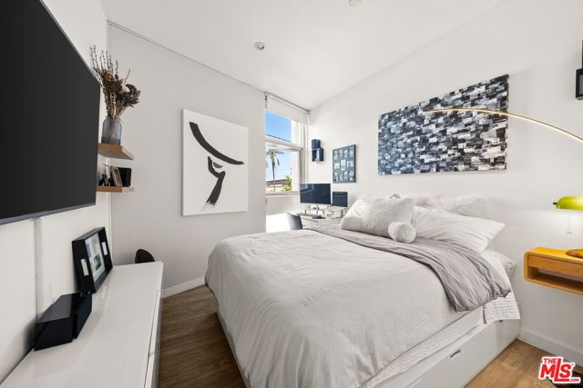 2400 Corinth Avenue, Los Angeles CA: https://media.crmls.org/mediaz/0f5bee0d-f967-41e1-b8da-68f58ce44c7b.jpg