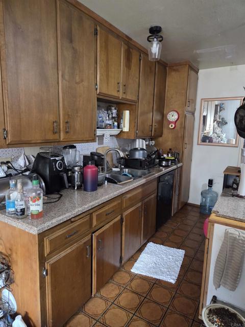 1361 California Street, Imperial Beach CA: https://media.crmls.org/mediaz/0f5bee57-70b1-4e57-845b-34b01e39128b.jpg
