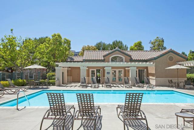 3539 Caminito El Rincon, San Diego CA: https://media.crmls.org/mediaz/0f5c5284-4274-4908-9771-ae8f879f4202.jpg