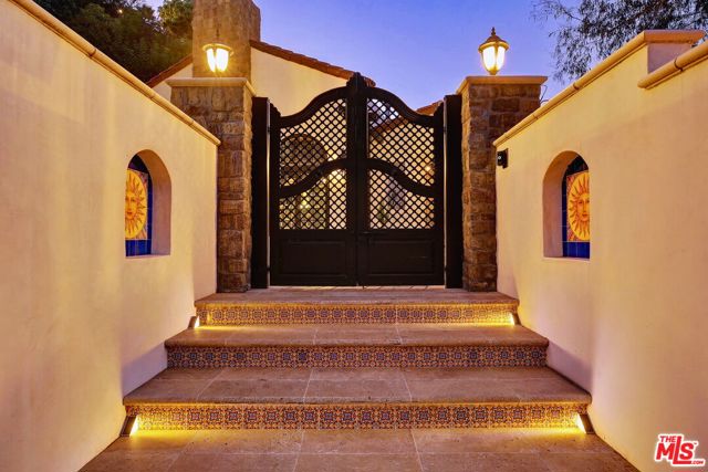 2570 Nichols Canyon Road, Los Angeles CA: https://media.crmls.org/mediaz/0f5d30de-cdd7-4604-a5c5-ad42b8323c6a.jpg