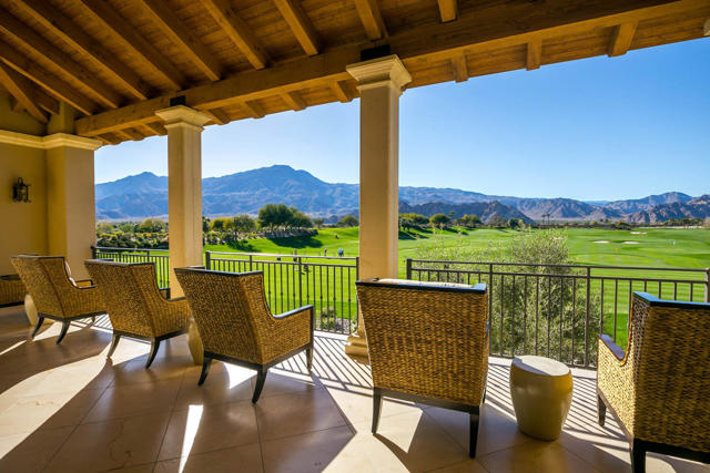 58440 Aracena, La Quinta CA: https://media.crmls.org/mediaz/0f5d38cf-f866-44e7-b412-fff46af34f69.jpg